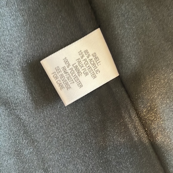 Apt 9 faux fur vest - Picture 4 of 5